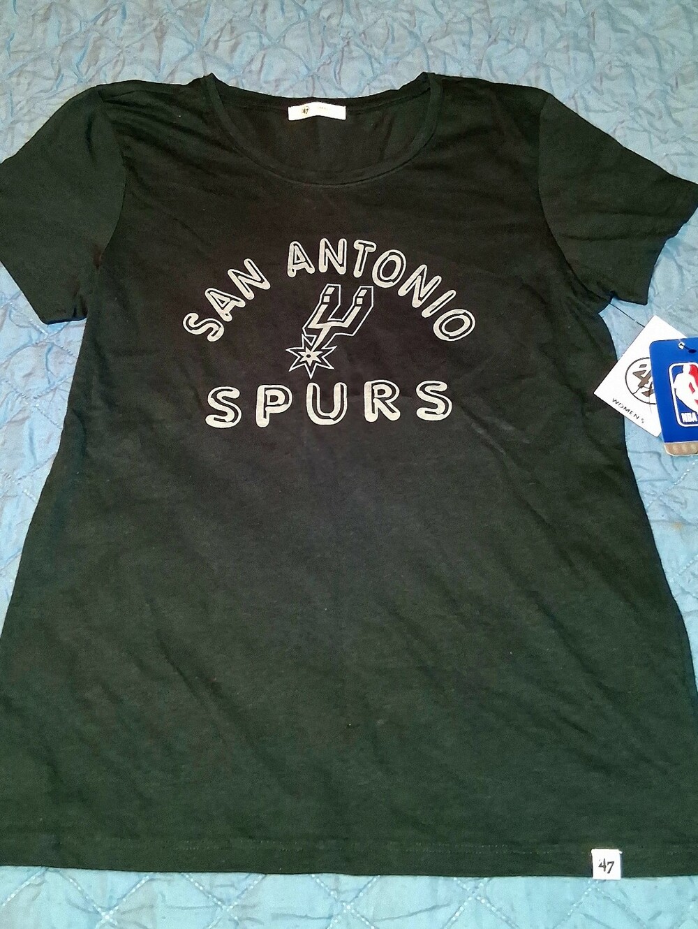 San Antonio Spurs '47 Brand, Womens Small. Wembanyama